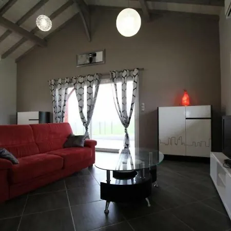 House Garalda 2 * Mendionde